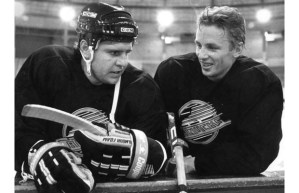 Vladimir Kroetov (links) met Igor Larionov