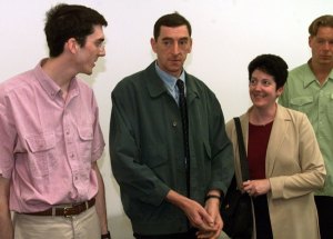 Daniel Nivel met zijn vrouw Lorette tijdens het proces tegen de voetbalsupporters